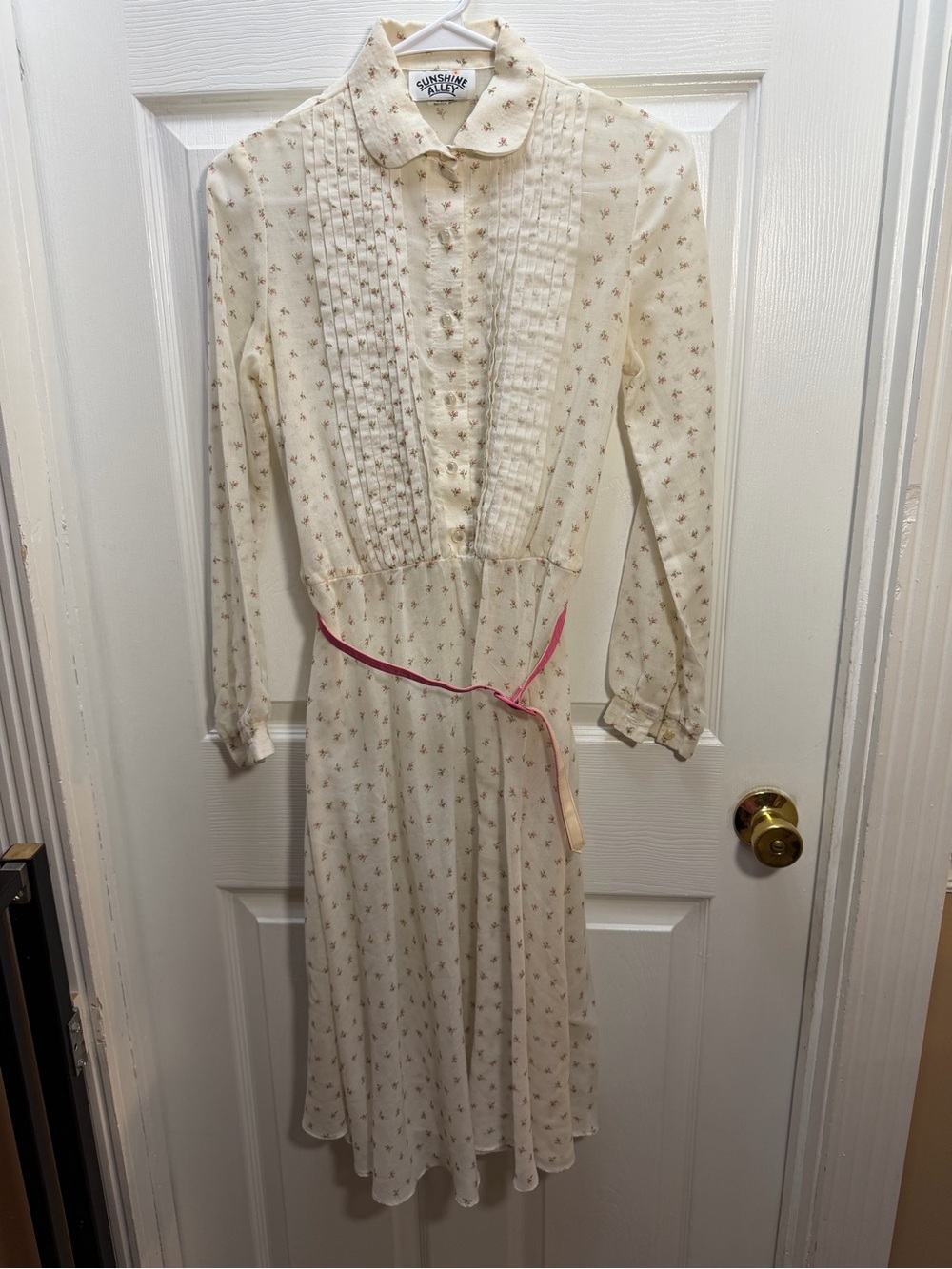 Vintage 1970’s Cream Floral Pintuck Midi Dress